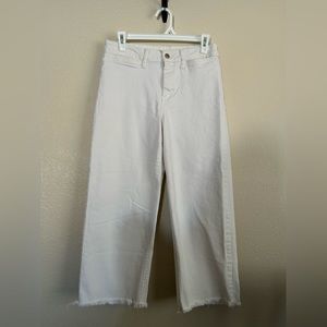 Old Navy White wide leg jeans with frayed bottom Size: 6